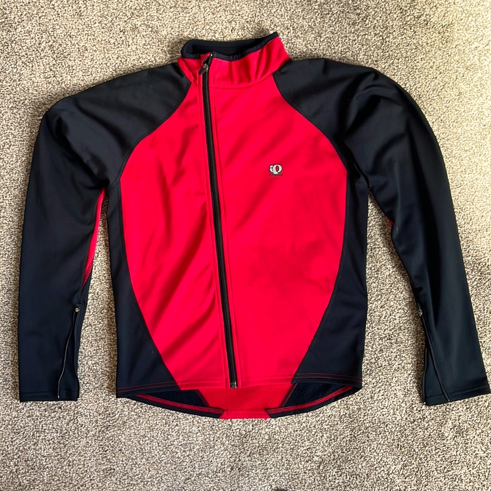 Red Pearl Izumi polyester Quest biking jacket. Size Medium. Like new.